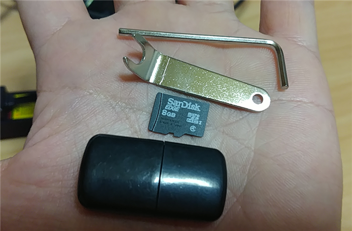 microSDカード8GB